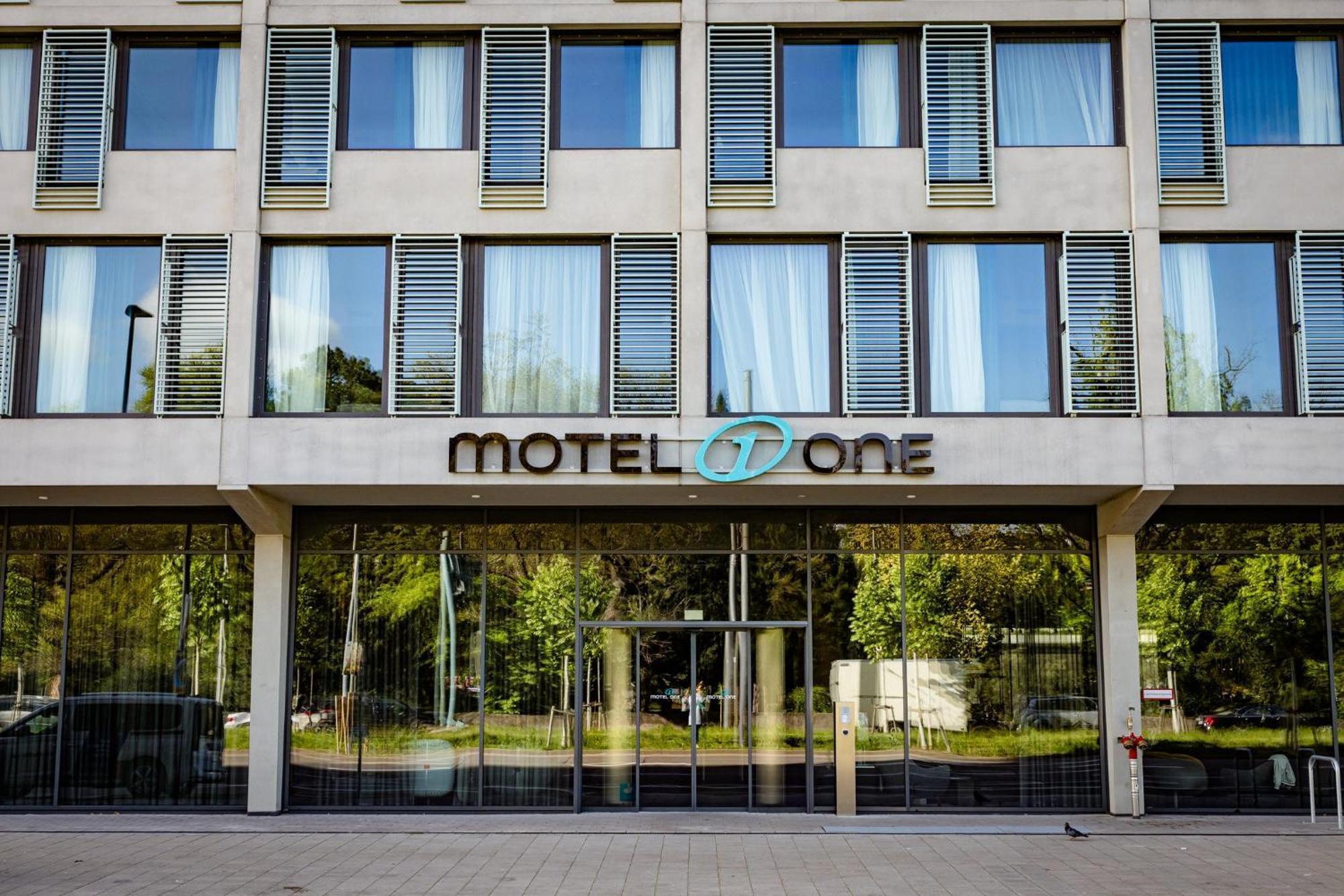 Motel One Karlsruhe Eksteriør billede